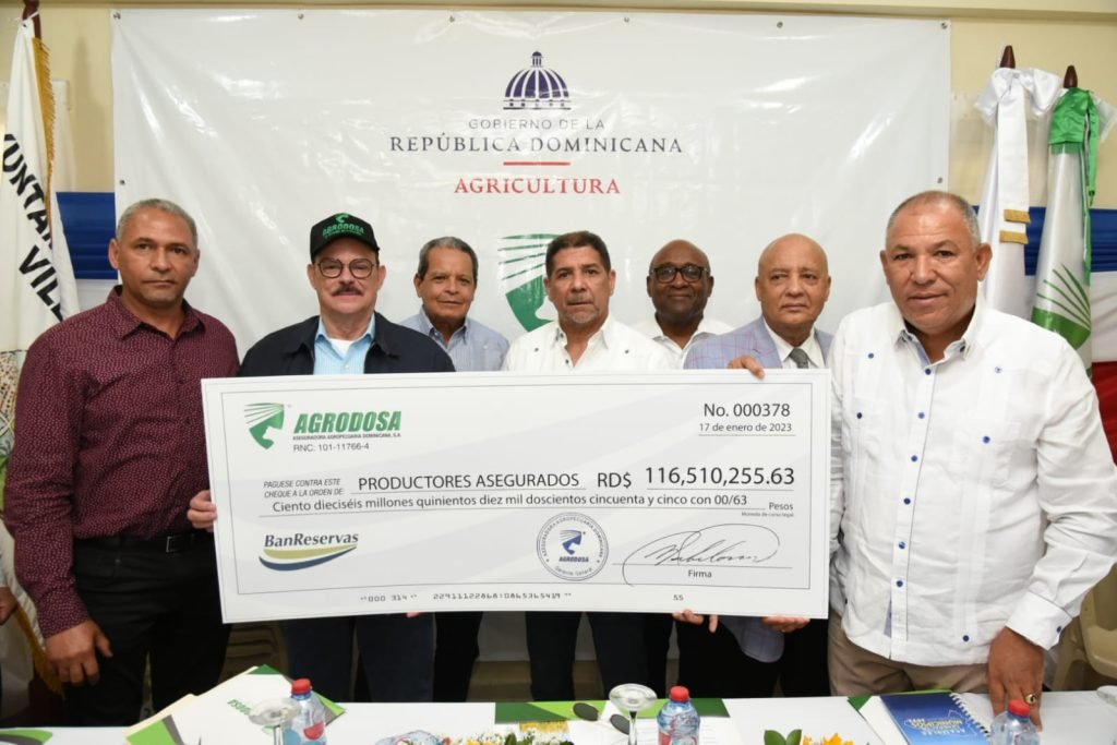 Gobierno paga a productores afectados por huracán Fiona en el Nordeste