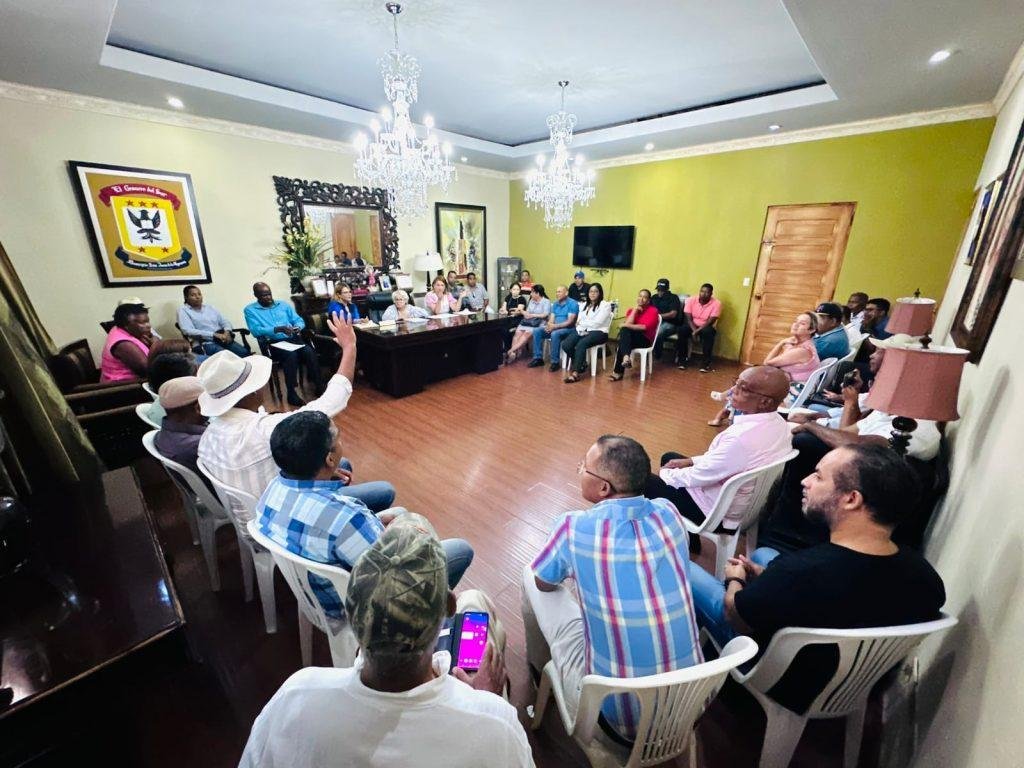 En el marco de la organización del Festival del Maíz de San Juan 2023, el equipo del FEDA ha llevado a cabo una reunión de seguimiento e integración para avanzar en los preparativos de este importante evento.