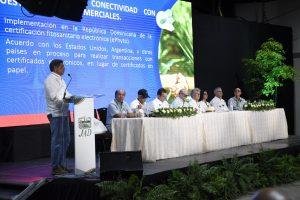 Ministro de Agricultura aboga por la unión de la sanidad animal y vegetal