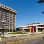 Valdez Albizu resalta la importancia de la sostenibilidad climática de los sistemas bancarios