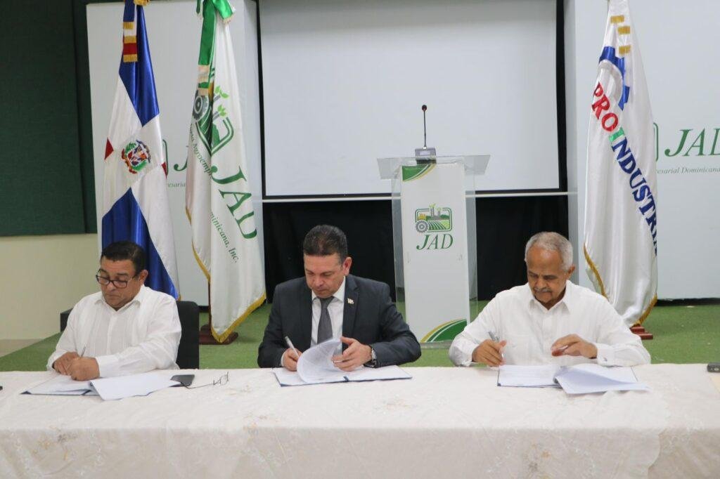 Proindustria y la JAD firman acuerdo para impulsar la competitividad de la agroindustria nacional