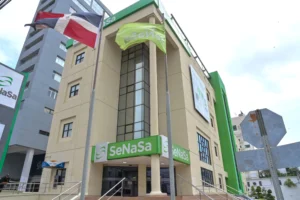 Abinader marca línea roja en caso Senasa: “Tendrán que devolver hasta el último peso de lo robado”