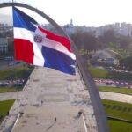 La bandera dominicana: 182 años de historia, sangre, libertad y manos de mujeres