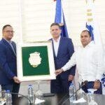 Asotedom reconoce a Rafael Cruz por sus aportes al fortalecimiento del sector textil dominicano