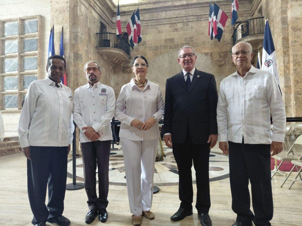 Concluye agosto con solemne conmemoración del 163 aniversario de la Restauración de la República