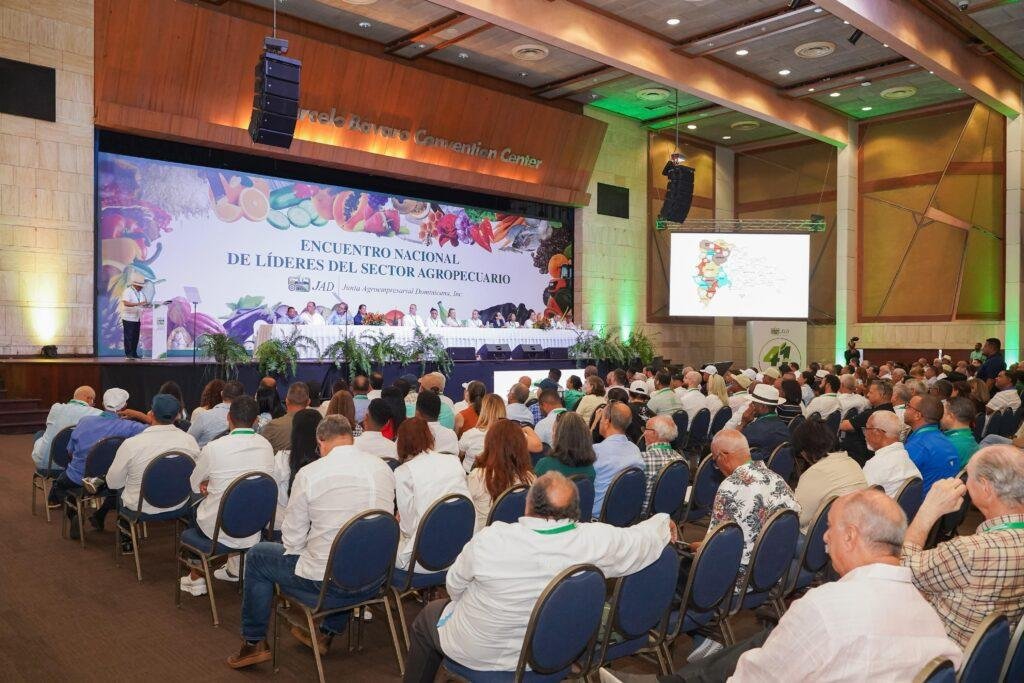 Ministro de Agricultura advierte que relevo generacional es fundamental para garantizar futuro del agro dominicano